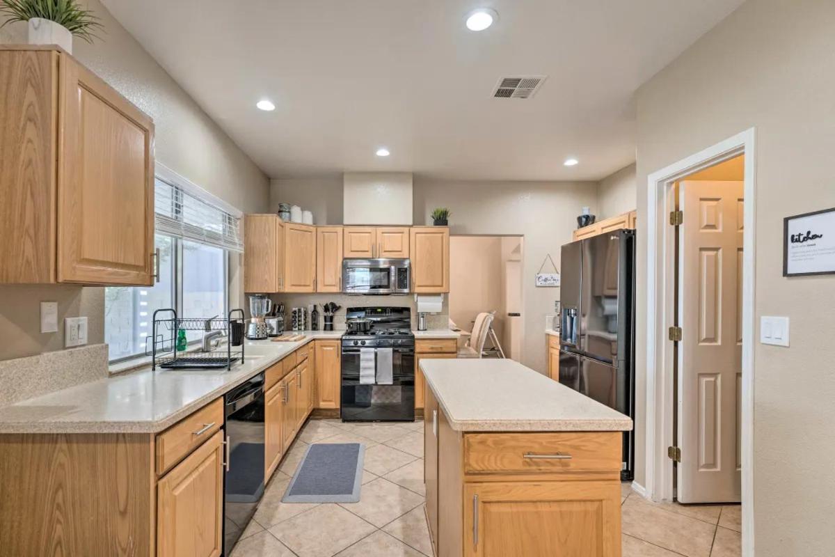 A Beautiful House With Hot Tub, Grill & Games! Villa Las Vegas Ngoại thất bức ảnh